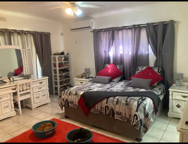 4 BEDROOM HOUSE FOR SALE IN PROTEA PARK